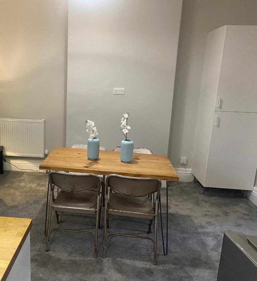 1 Bedroom Spacious Apartment Lytham St Annes Eksteriør billede