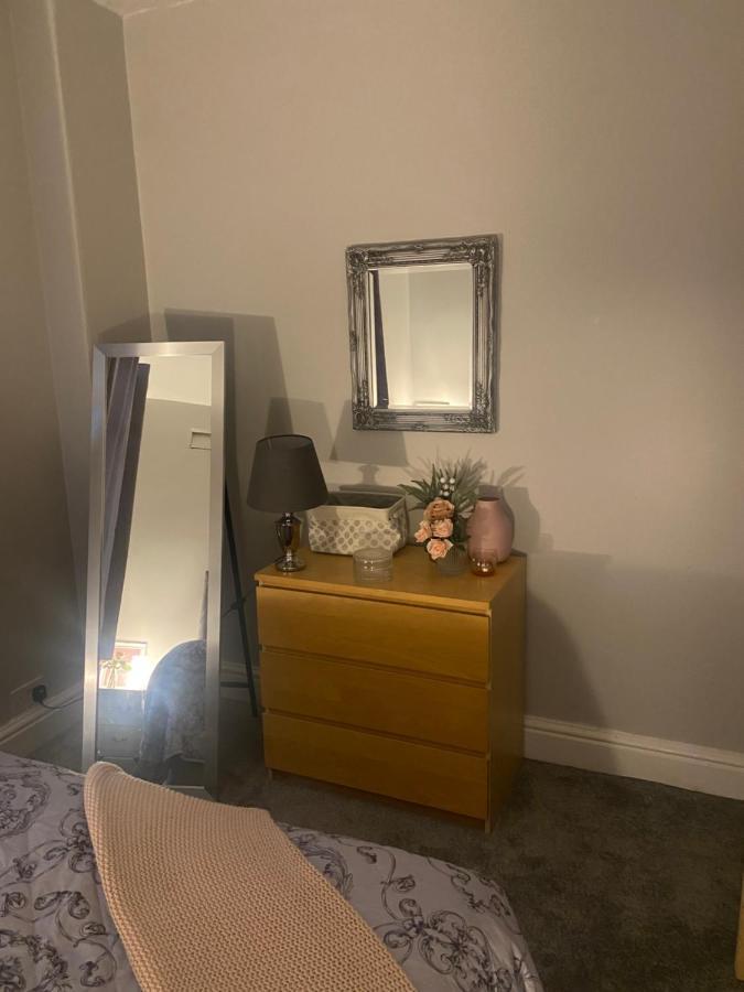 1 Bedroom Spacious Apartment Lytham St Annes Eksteriør billede