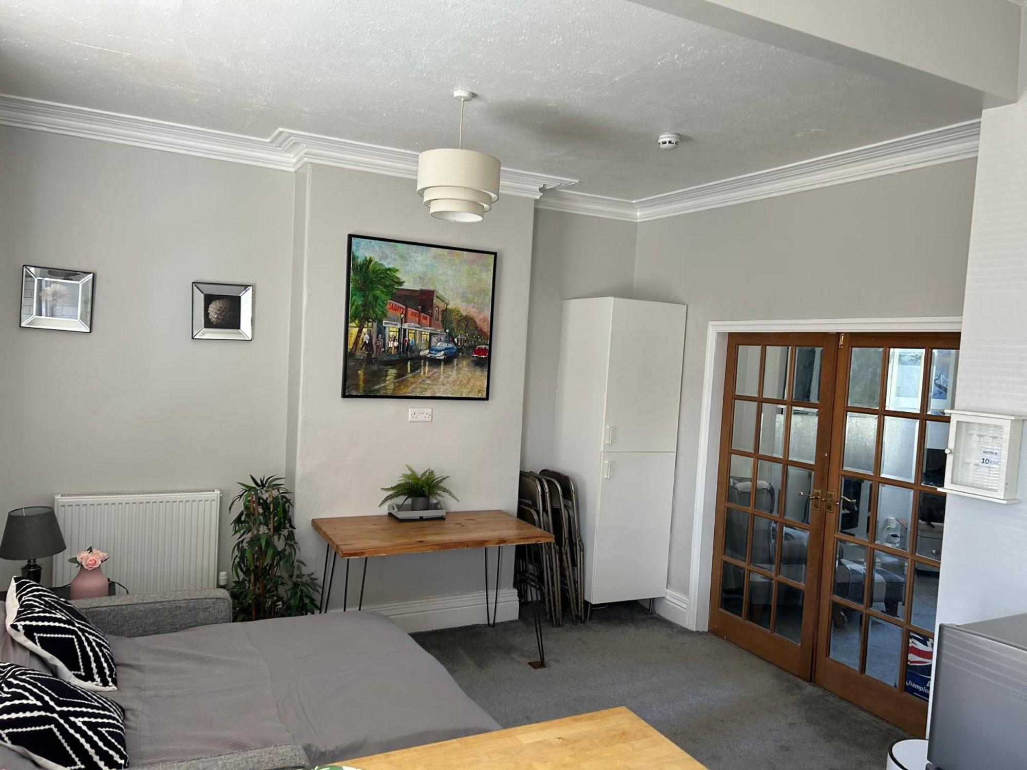 1 Bedroom Spacious Apartment Lytham St Annes Eksteriør billede